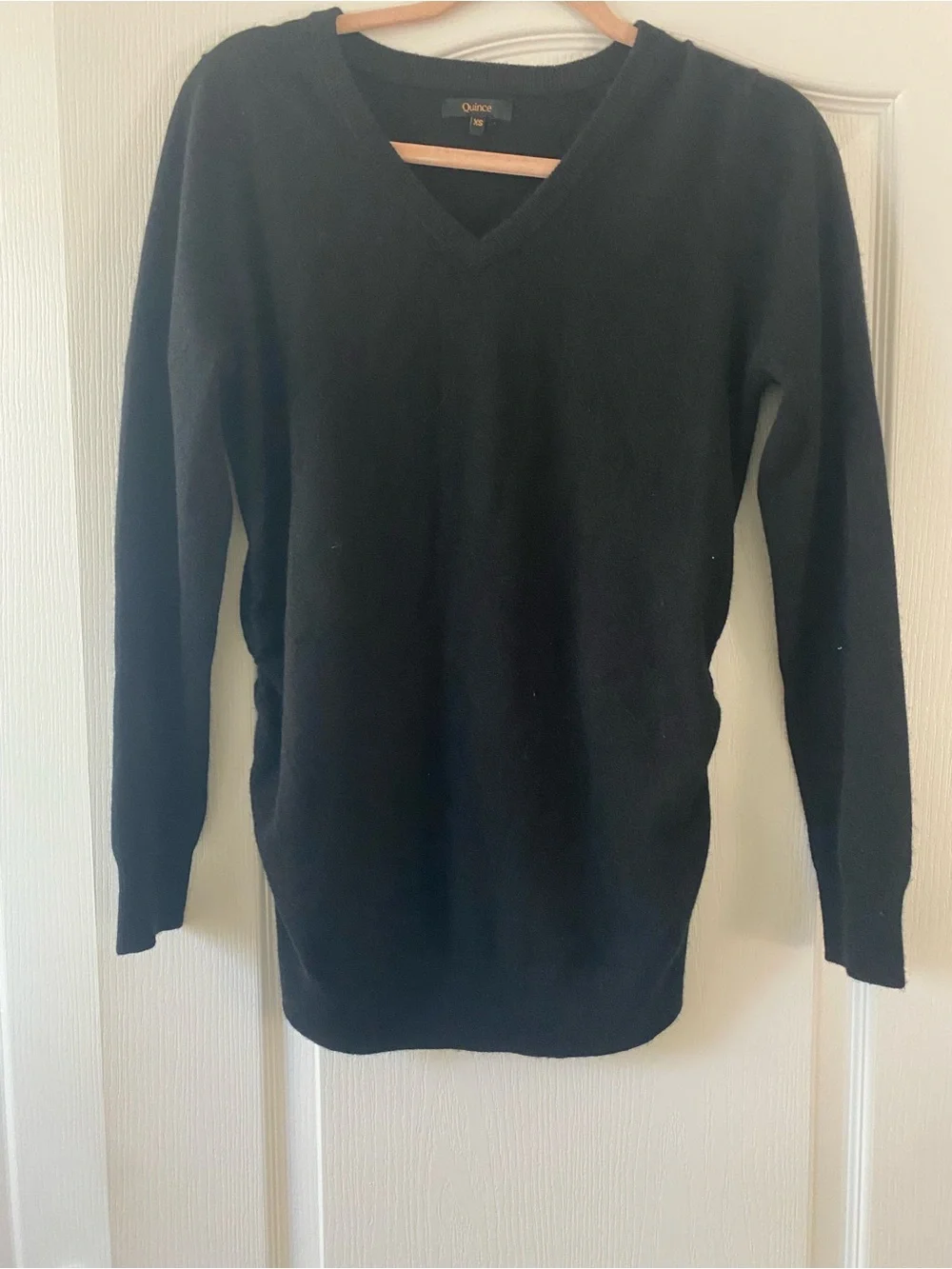 Quince Black V-Neck 100% Cashmere Women's Sweater Quiet Luxury Old Money